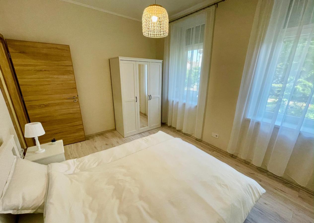 Voeroesmarty Apartmanhaz Makó Buitenkant foto