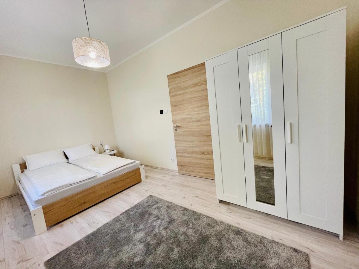 Voeroesmarty Apartmanhaz Makó Buitenkant foto