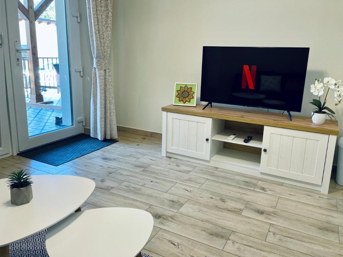Voeroesmarty Apartmanhaz Makó Buitenkant foto