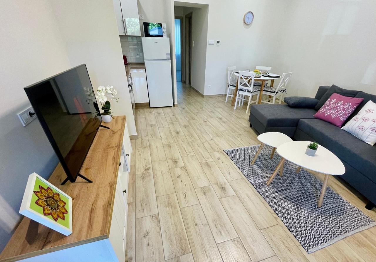 Voeroesmarty Apartmanhaz Makó Buitenkant foto