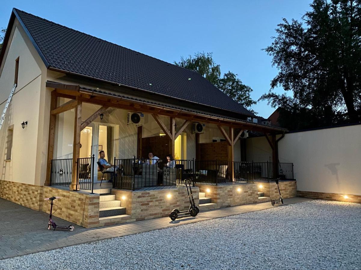 Voeroesmarty Apartmanhaz Makó Buitenkant foto