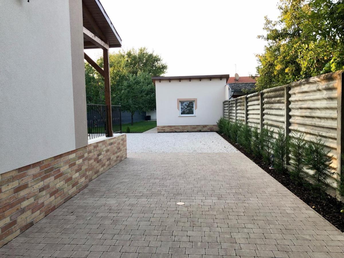 Voeroesmarty Apartmanhaz Makó Buitenkant foto