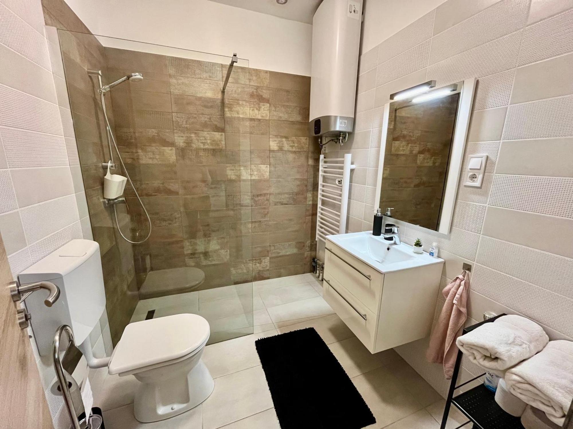 Voeroesmarty Apartmanhaz Makó Buitenkant foto