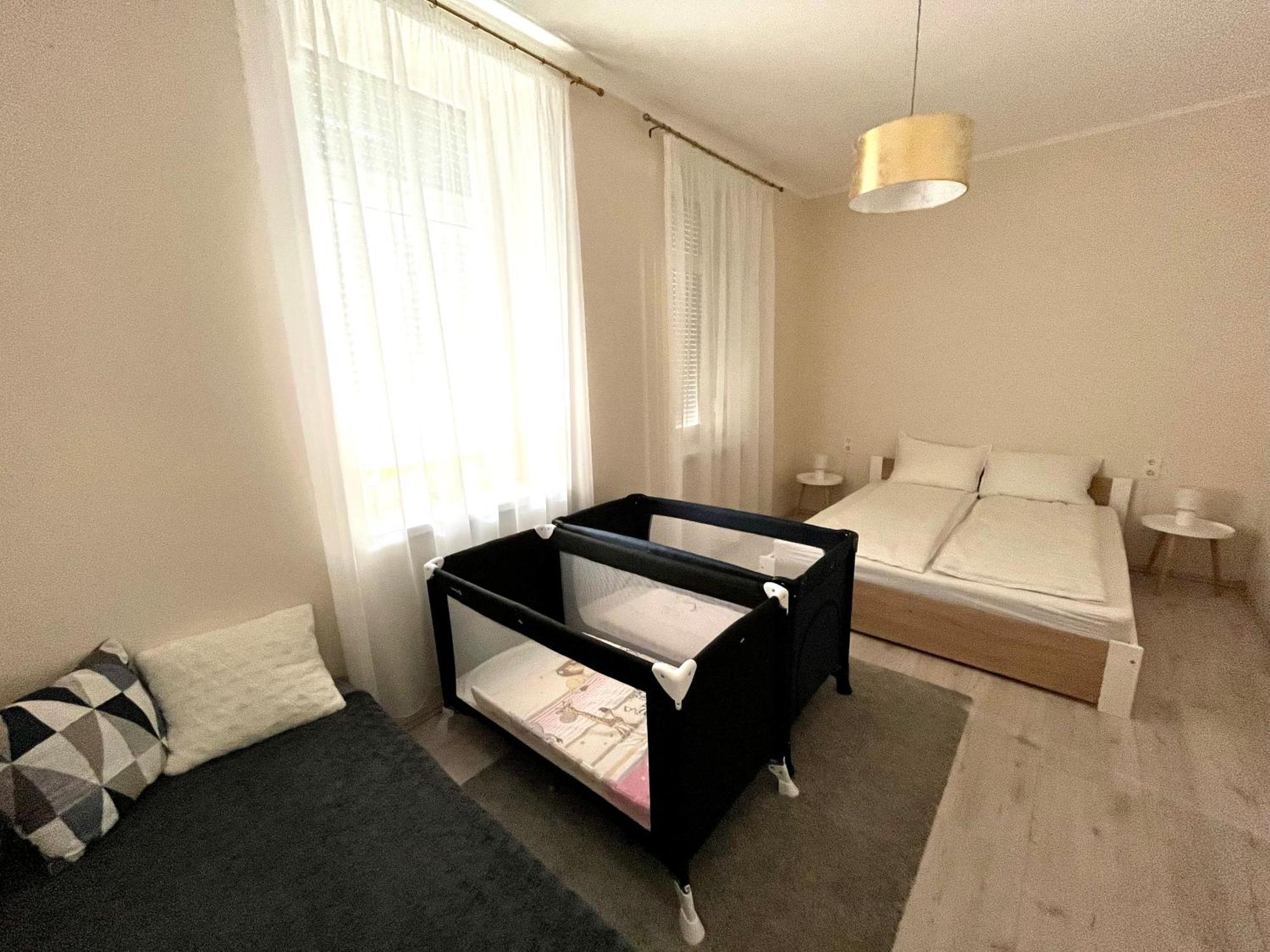 Voeroesmarty Apartmanhaz Makó Buitenkant foto