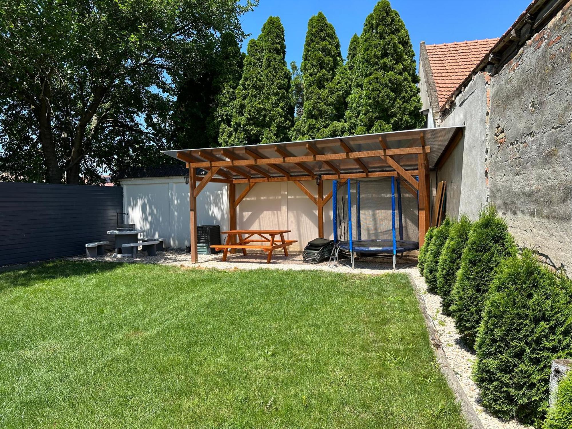 Voeroesmarty Apartmanhaz Makó Buitenkant foto